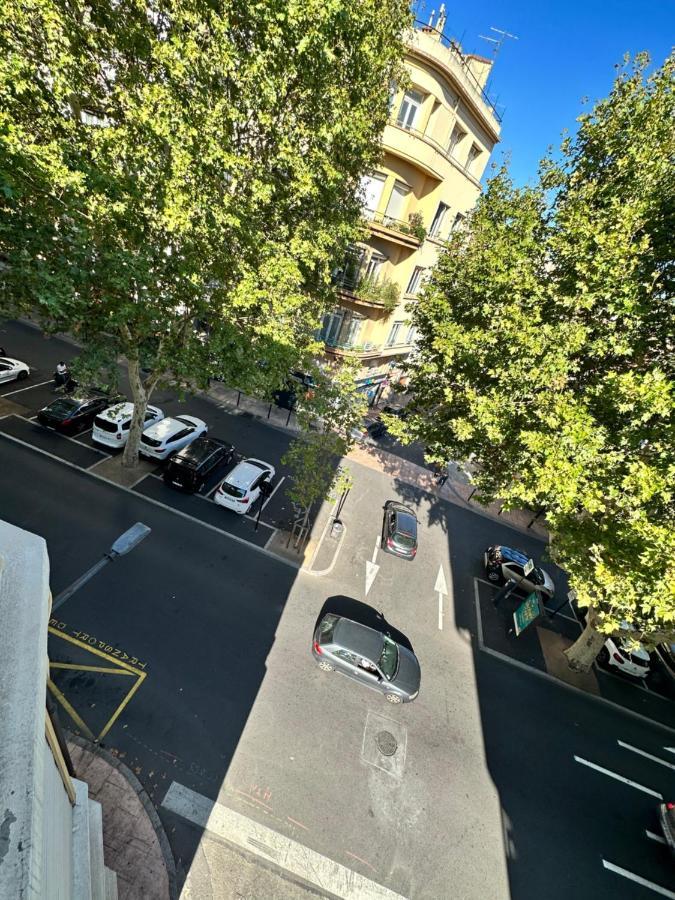 Appartement Lumineux Et Spacieux 2 Chambres Avec Parking Gratuit Dans La Rue Perpignan Buitenkant foto